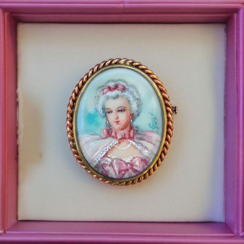 Antique Victorian Hand-painted Portrait Cameo - Picture 3 of 11